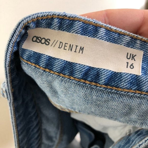 ASOS DENIM Lightwash Ripped Denim Jean Shorts 12 - Picture 10 of 11